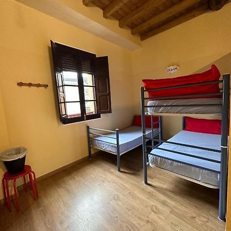 Albergue De Peregrinos Compostela Molinaseca Buitenkant foto