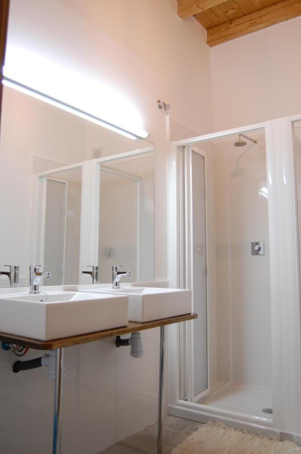 Albergue De Peregrinos Compostela Molinaseca Buitenkant foto